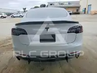 2022 Tesla Model 3 фото