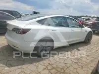 2022 Tesla Model 3 фото