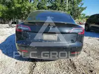 2022 Tesla Model 3 фото