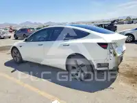 2022 Tesla Model 3 фото
