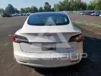2022 Tesla Model 3 фото