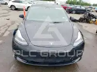 2022 Tesla Model 3 фото