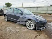 2022 Tesla Model 3 фото