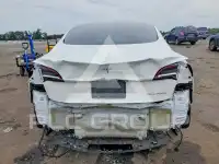 2022 Tesla Model 3 фото