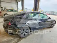 2022 Tesla Model 3 фото