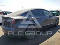 2022 Tesla Model 3 фото