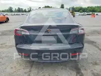 2022 Tesla Model 3 фото