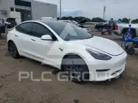 2022 Tesla Model 3 фото