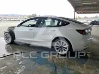 2022 Tesla Model 3 фото