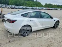 2022 Tesla Model 3 фото