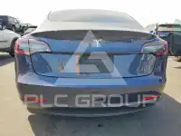 2022 Tesla Model 3 фото