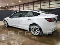 2022 Tesla Model 3 фото