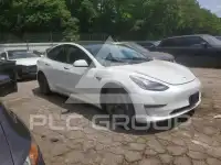 2022 Tesla Model 3 фото