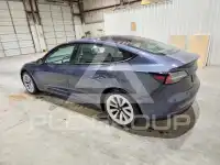 2022 Tesla Model 3 фото