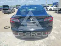 2022 Tesla Model 3 фото