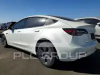 2022 Tesla Model 3 фото