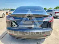 2022 Tesla Model 3 фото