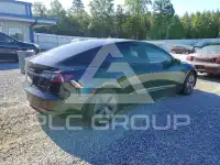 2022 Tesla Model 3 фото