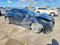 2022 Tesla Model 3 фото