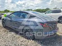 2022 Tesla Model 3 фото