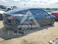 2022 Tesla Model 3 фото