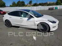 2022 Tesla Model 3 фото