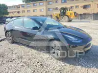 2022 Tesla Model 3 фото