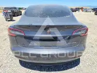 2022 Tesla Model 3 фото