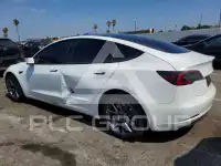 2022 Tesla Model 3 фото