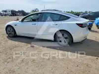 2022 Tesla Model 3 фото