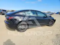 2022 Tesla Model 3 фото