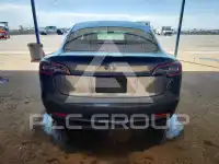 2022 Tesla Model 3 фото