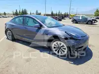 2022 Tesla Model 3 фото