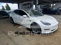 2022 Tesla Model 3 фото
