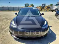 2022 Tesla Model 3 фото