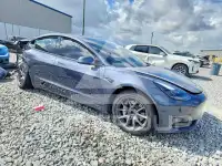 2022 Tesla Model 3 фото