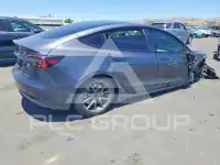 2022 Tesla Model 3 фото