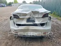 2022 Tesla Model 3 фото