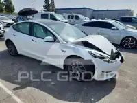 2022 Tesla Model 3 фото