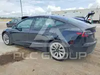 2022 Tesla Model 3 фото