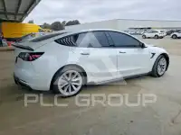 2022 Tesla Model 3 фото