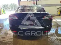 2022 Tesla Model 3 фото