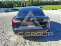 2022 Tesla Model 3 фото