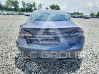 2022 Tesla Model 3 фото