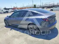 2022 Tesla Model 3 фото