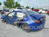 2022 Tesla Model 3 фото