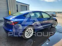 2022 Tesla Model 3 фото