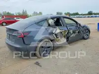 2022 Tesla Model 3 фото