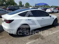 2022 Tesla Model 3 фото