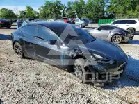 2022 Tesla Model 3 фото